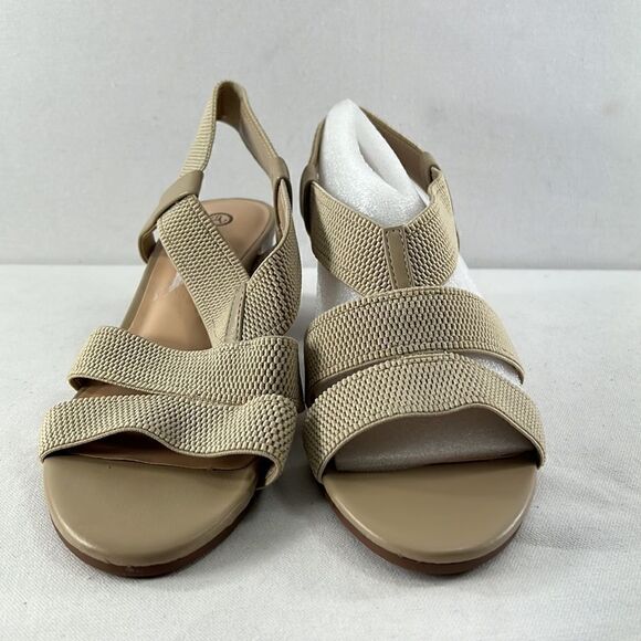 Bella Vita Jodi Stretch Sandals Natural size 10 W - Picture 2 of 8